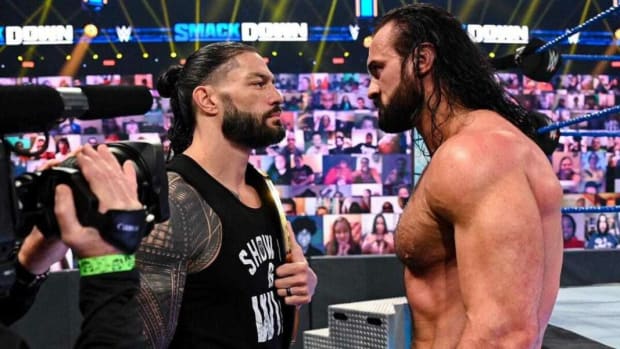 reigns-mcintyre-smackdown-1068x601