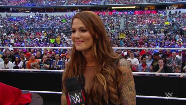 Lita Shows up at Independent Wrestling Show