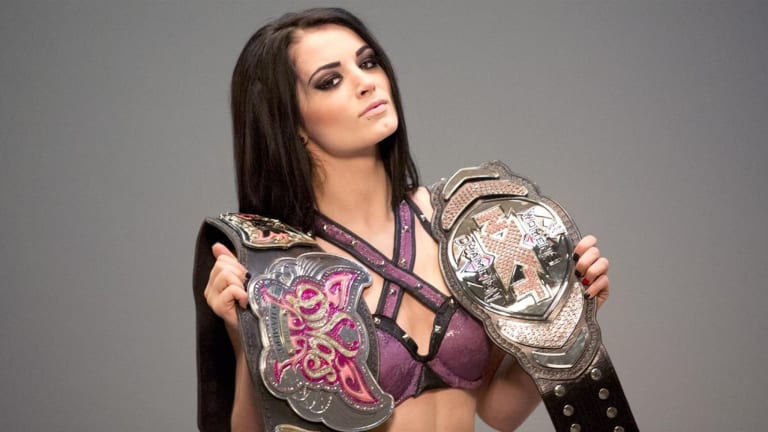 WWE Superstar Paige announces when her contract expires