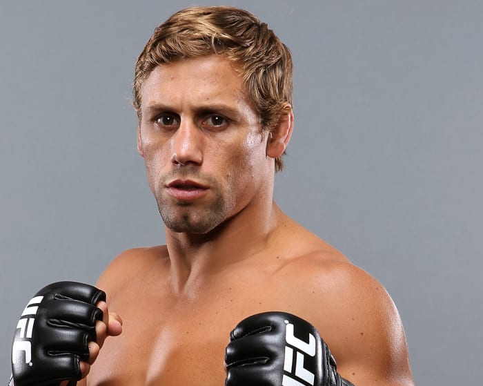 Urijah Faber Defeats Brad Pickett In Retirement Fight - WWE Wrestling