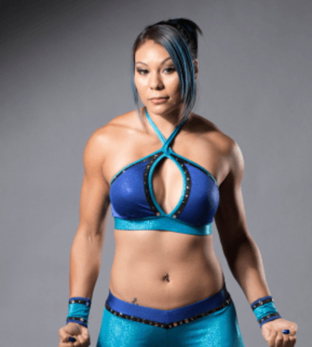 Li body. Миа Йим. Мия Йим WWE. Jade wrestler. Миа ринганонсер.